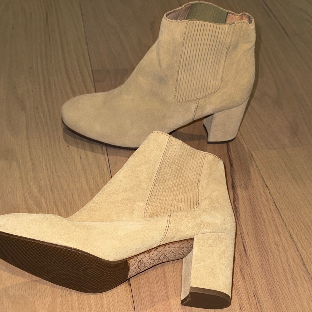 Pedro Garcia Cream/Vanilla Suede Stack Heel Boots Size 41